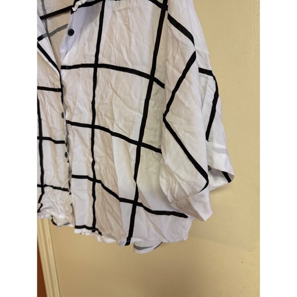 Jon & Anna Contemporary M White & Black Checkered Button-Up Cropped Shirt With 3 - Picture 4 of 6